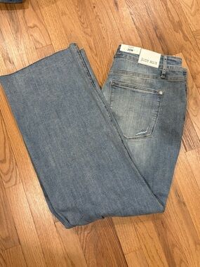 NWT Judy Blue Tummy Control Mid-rise, Wide Leg, Distressed Women’s Jeans 20W